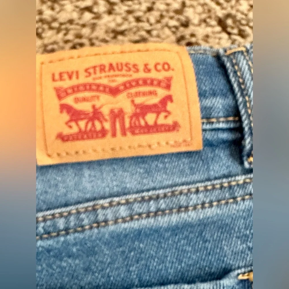 Levi's Girlfriend Shorty 5 Pocket Shorts youth size 10 - Picture 3 of 9